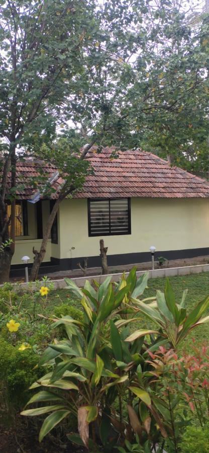 Savithri Inn Cottage 瓦尔卡拉 外观 照片